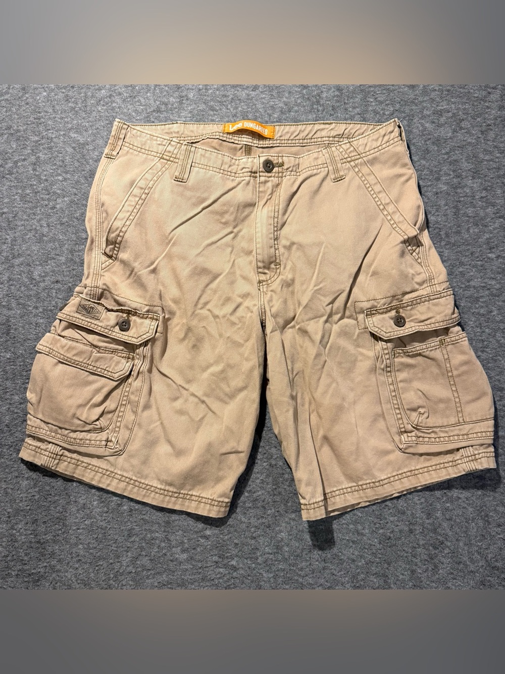 Lee Dungarees Cargo Shorts Men’s 34 tan 11” y2k baggy long Cotton Vtg preppy